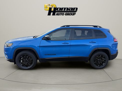 Used 2023 Jeep Cherokee Altitude Lux AWD/4WD image 2