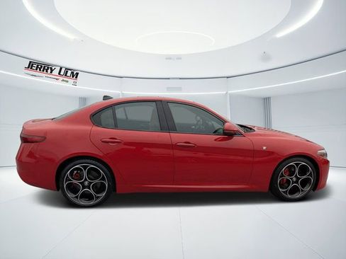 Used 2022 Alfa Romeo Giulia Ti w/ Active Assist Plus Package image 3