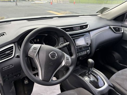 Used 2016 Nissan Rogue SV AWD/4WD image 13