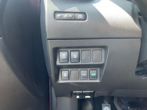 Used 2021 Nissan Rogue Sport SV image 30