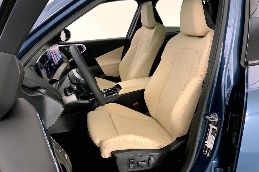 Certified 2025 BMW X3 xDrive30i w/ Premium Package AWD/4WD image 13