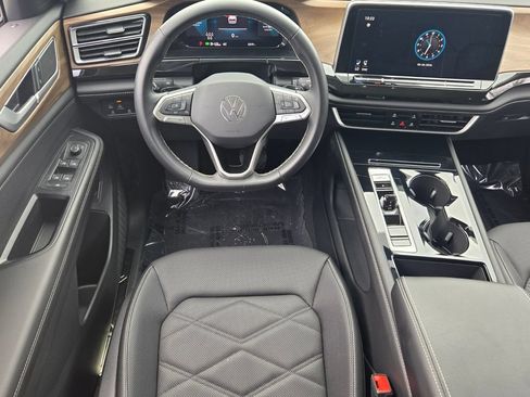 Certified 2026 Volkswagen Atlas SE w/ Panoramic Sunroof Package FWD image 15