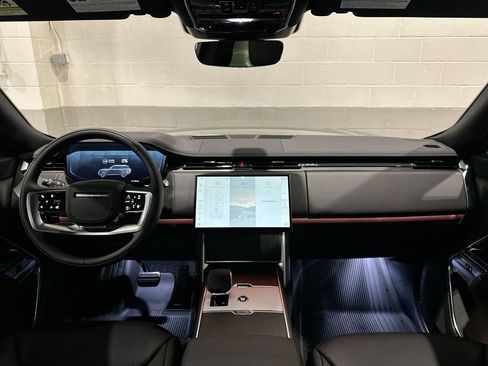 New 2026 Land Rover Range Rover SE image 8