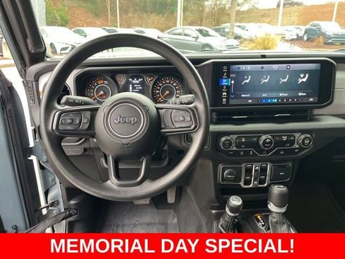 Used 2025 Jeep Wrangler Unlimited Sport AWD/4WD image 15