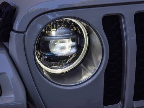 Used 2023 Jeep Wrangler Unlimited Sahara AWD/4WD image 8