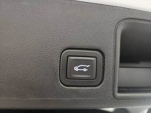 Certified 2024 GMC Terrain SLT AWD/4WD image 16