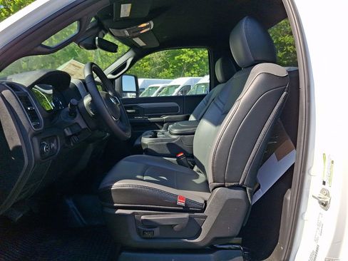 New 2024 RAM 3500 Tradesman w/ Safety Group AWD/4WD image 9