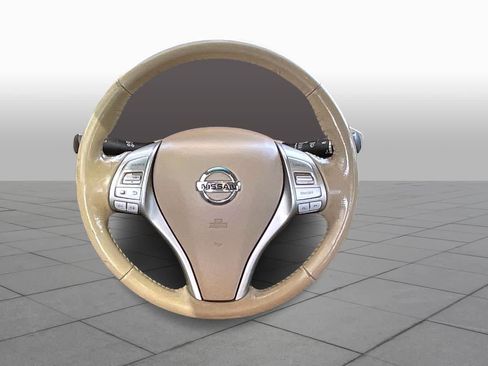 Used 2017 Nissan Altima 2.5 SV w/ Convenience Package FWD image 6