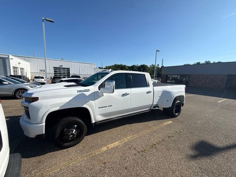 Used 2023 Chevrolet Silverado 3500 High Country w/ LPO, Hitch Package AWD/4WD image 5