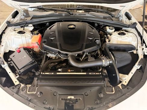 Used 2016 Chevrolet Camaro LT RWD image 29