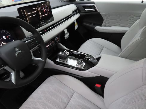 New 2026 Mitsubishi Outlander SEL FWD image 21