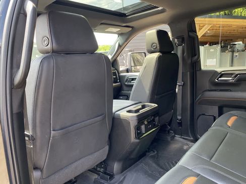 Used 2024 GMC Sierra 2500 AT4 w/ AT4 Premium Plus Package AWD/4WD image 15