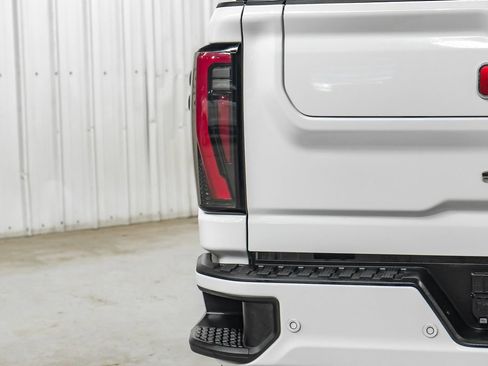 Used 2024 GMC Sierra 2500 AT4 w/ AT4 Premium Plus Package AWD/4WD image 50
