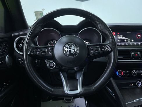 Used 2022 Alfa Romeo Stelvio Ti image 21
