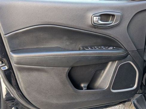 Certified 2019 Jeep Compass Latitude image 14