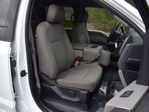 Used 2018 Ford F150 XLT w/ Trailer Tow Package image 26