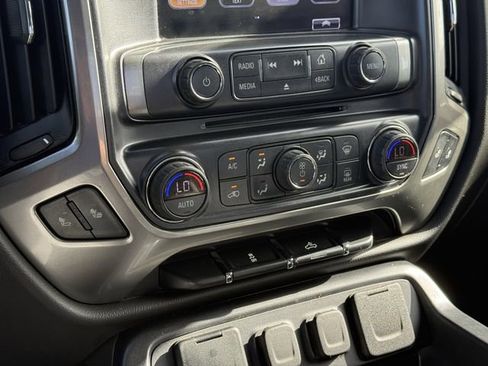 Used 2018 Chevrolet Silverado 1500 LT w/ All Star Edition image 27