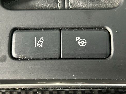 Used 2020 Ford F150 Lariat w/ Equipment Group 502A Luxury AWD/4WD image 28
