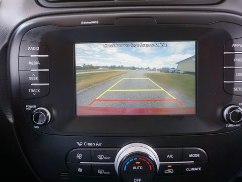 Used 2019 Kia Soul + image 12
