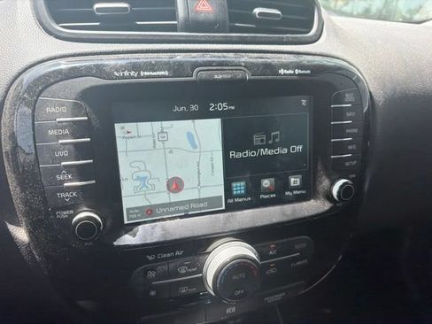Used 2015 Kia Soul + w/ Audio Package FWD image 20