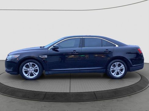 Used 2016 Ford Taurus SE image 4