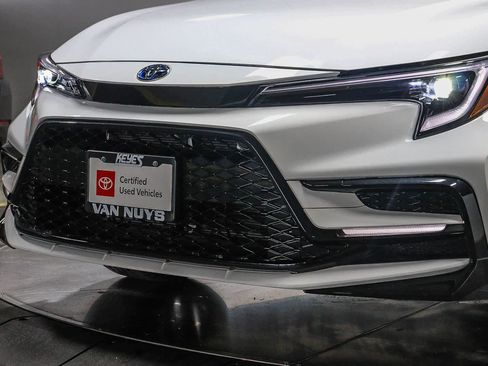 Certified 2024 Toyota Corolla SE w/ SE Package FWD image 9