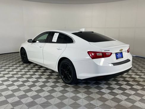 Used 2018 Chevrolet Malibu LT FWD image 21