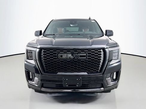 Used 2024 GMC Yukon Denali Ultimate AWD/4WD image 2