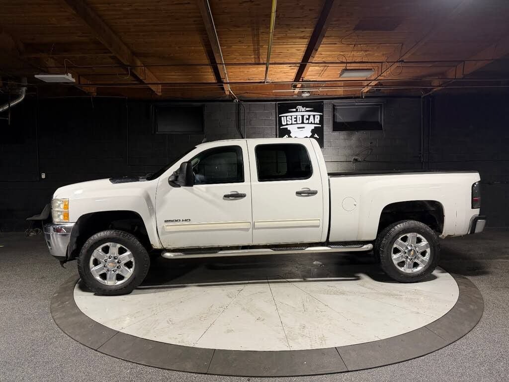 Used 2014 Chevrolet Silverado 2500 LT w/ Interior Plus Package AWD/4WD image 3