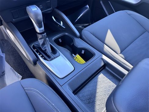 Used 2024 Nissan Frontier SV image 19