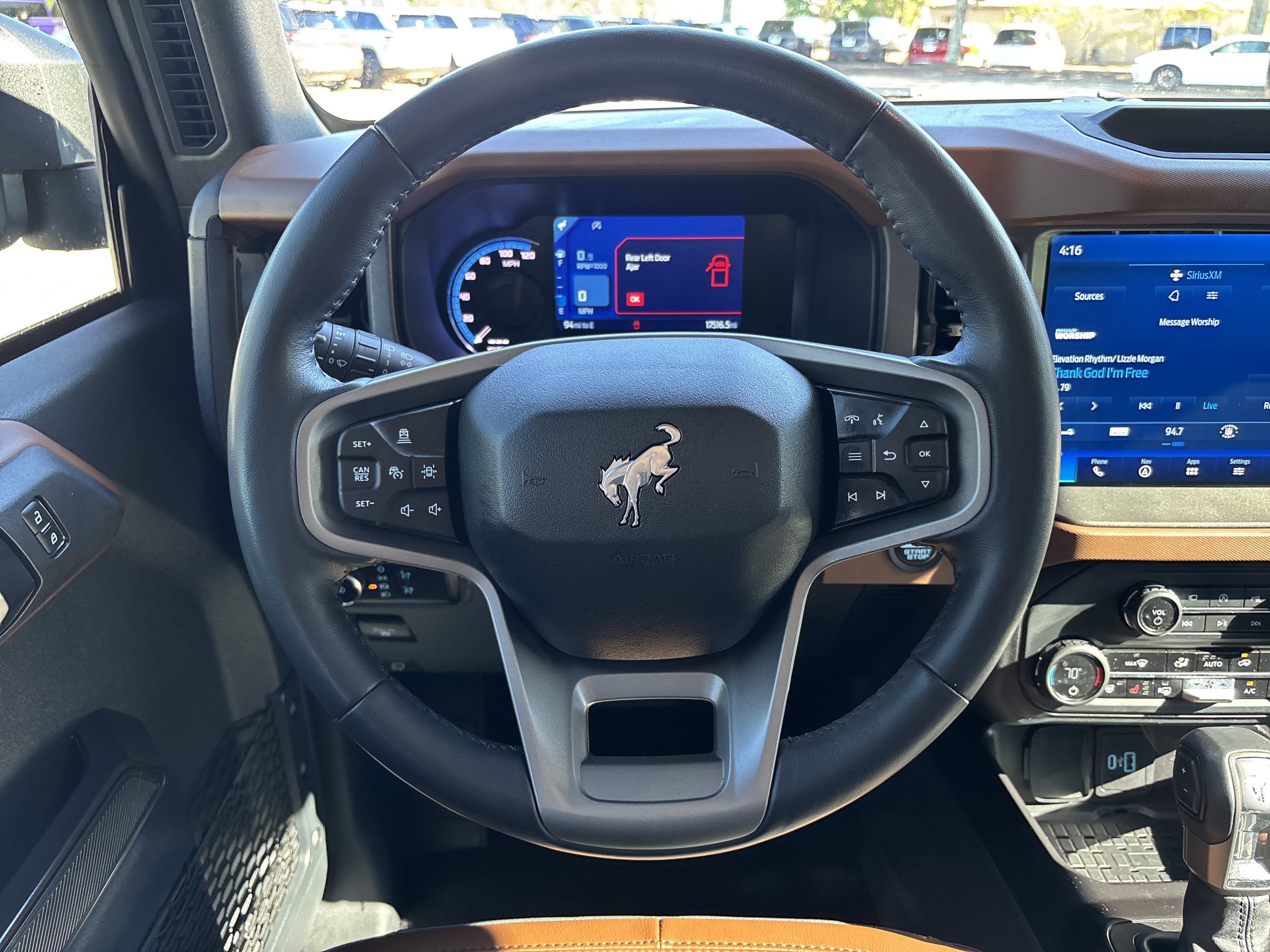 Used 2024 Ford Bronco Outer Banks AWD/4WD image 21