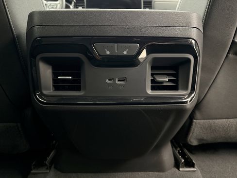 Used 2022 Chevrolet Silverado 1500 ZR2 w/ Technology Package image 22