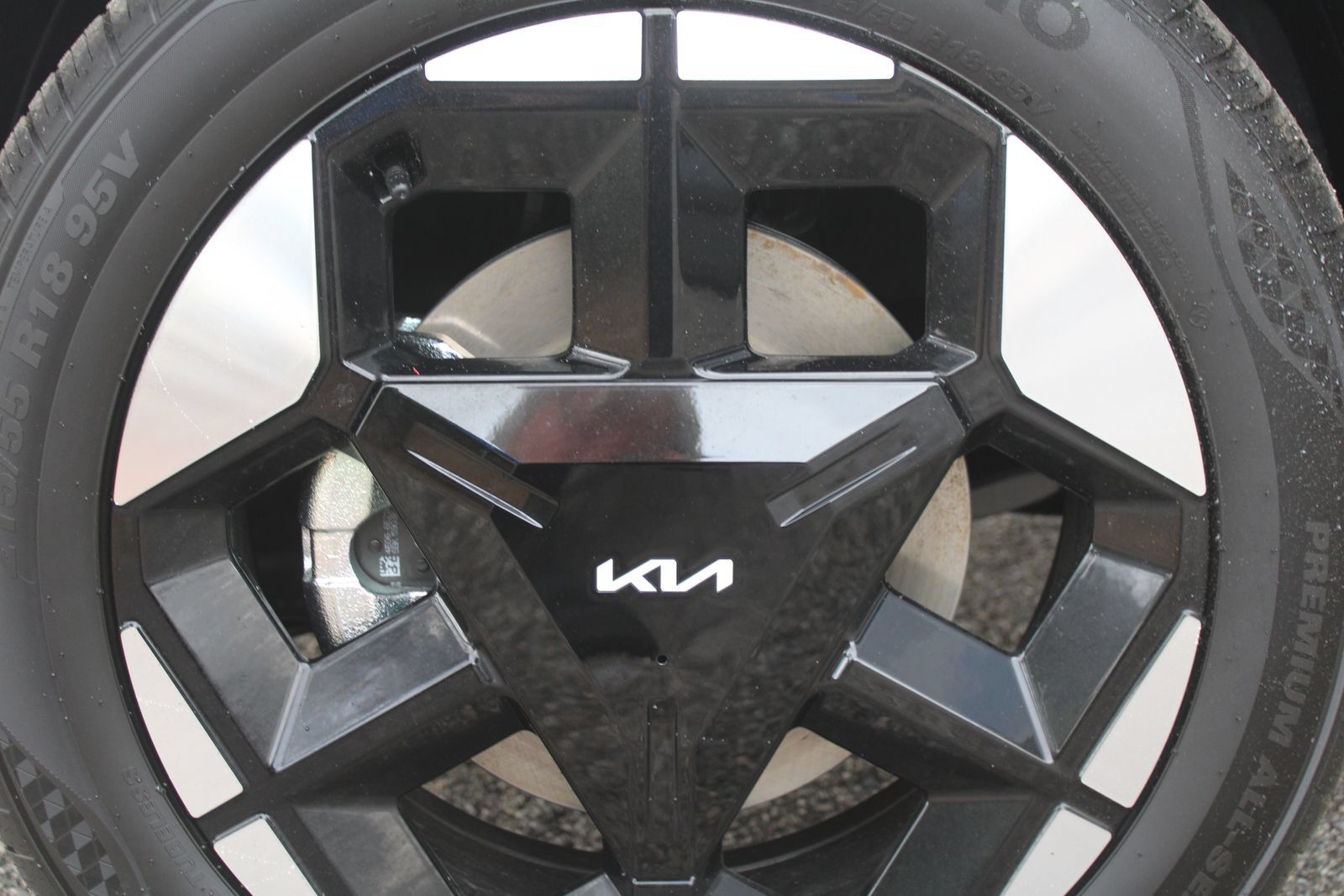 New 2027 Kia Seltos S FWD image 17