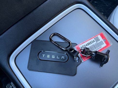 Used 2023 Tesla Model Y Long Range AWD/4WD image 17