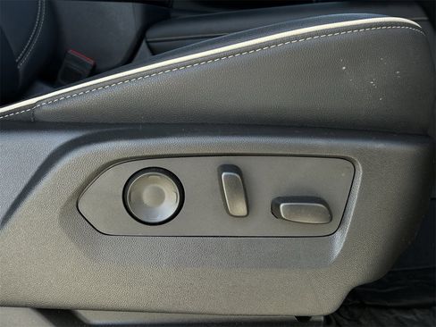 Certified 2025 Chevrolet Tahoe Premier image 27