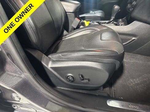 Used 2019 Jeep Cherokee Limited w/ Technology Group AWD/4WD image 29