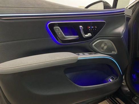 Used 2023 Mercedes-Benz EQS 580 4MATIC Sedan image 14