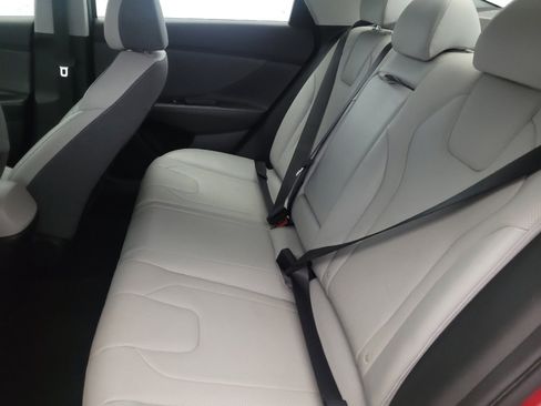 Used 2023 Hyundai Elantra Limited image 18