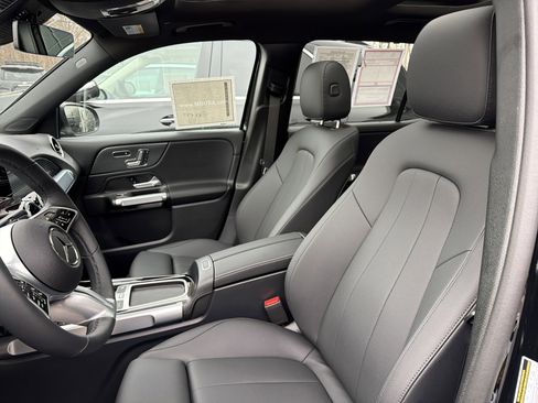 Used 2026 Mercedes-Benz GLB 250 4MATIC image 10