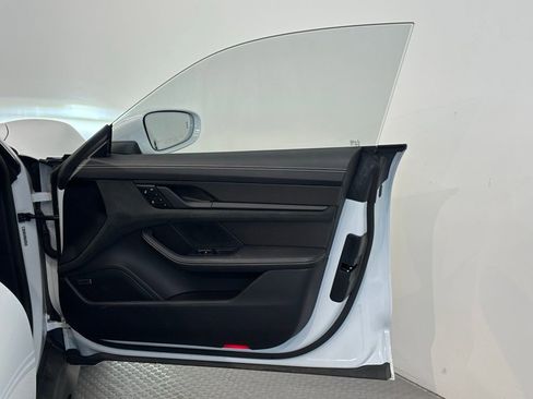 Used 2023 Porsche Taycan GTS image 14
