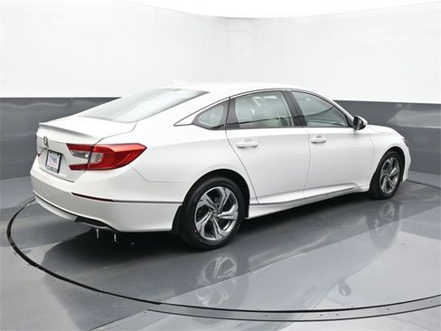 Used 2018 Honda Accord EX image 5