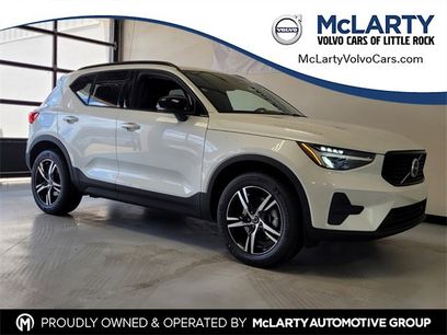 New 2026 Volvo XC40 B5 Core w/ Climate Package