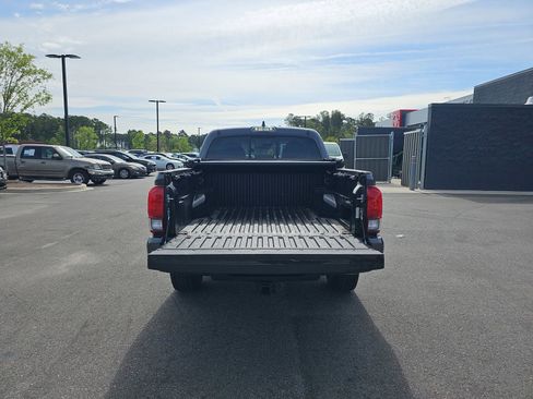 Used 2022 Toyota Tacoma SR image 13