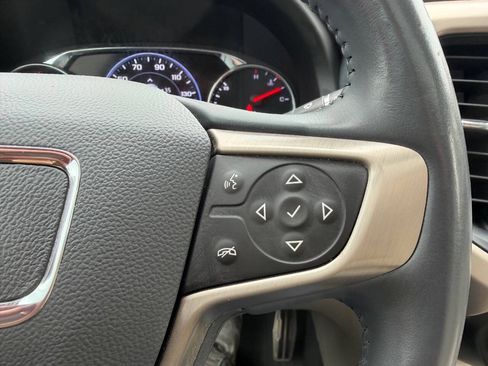 Used 2021 GMC Acadia Denali w/ Denali Ultimate Package AWD/4WD image 31