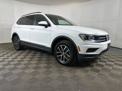 Used 2021 Volkswagen Tiguan SE image 2
