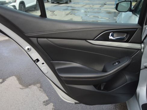 Used 2018 Nissan Maxima 3.5 SV image 21