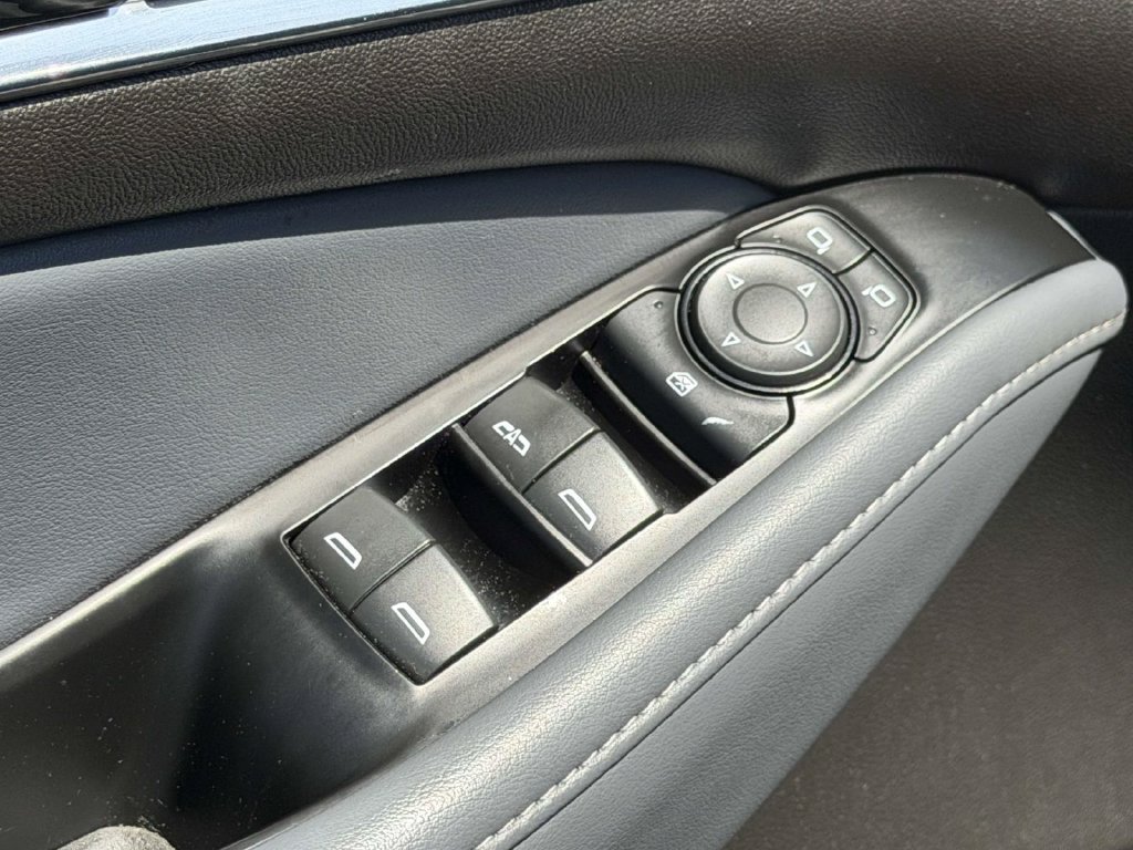 Used 2024 Buick Enclave Essence w/ Experience Buick Package AWD/4WD image 19