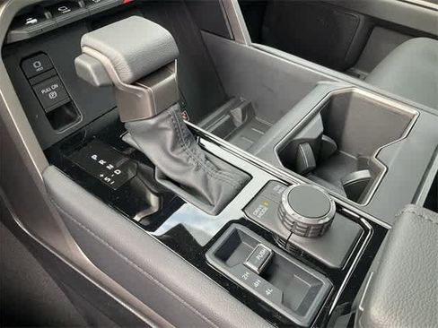 Used 2025 Toyota Tundra Limited image 26