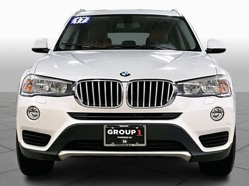 Used 2017 BMW X3 xDrive28i image 3