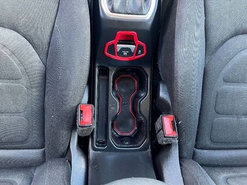 Used 2018 Jeep Renegade Latitude image 14